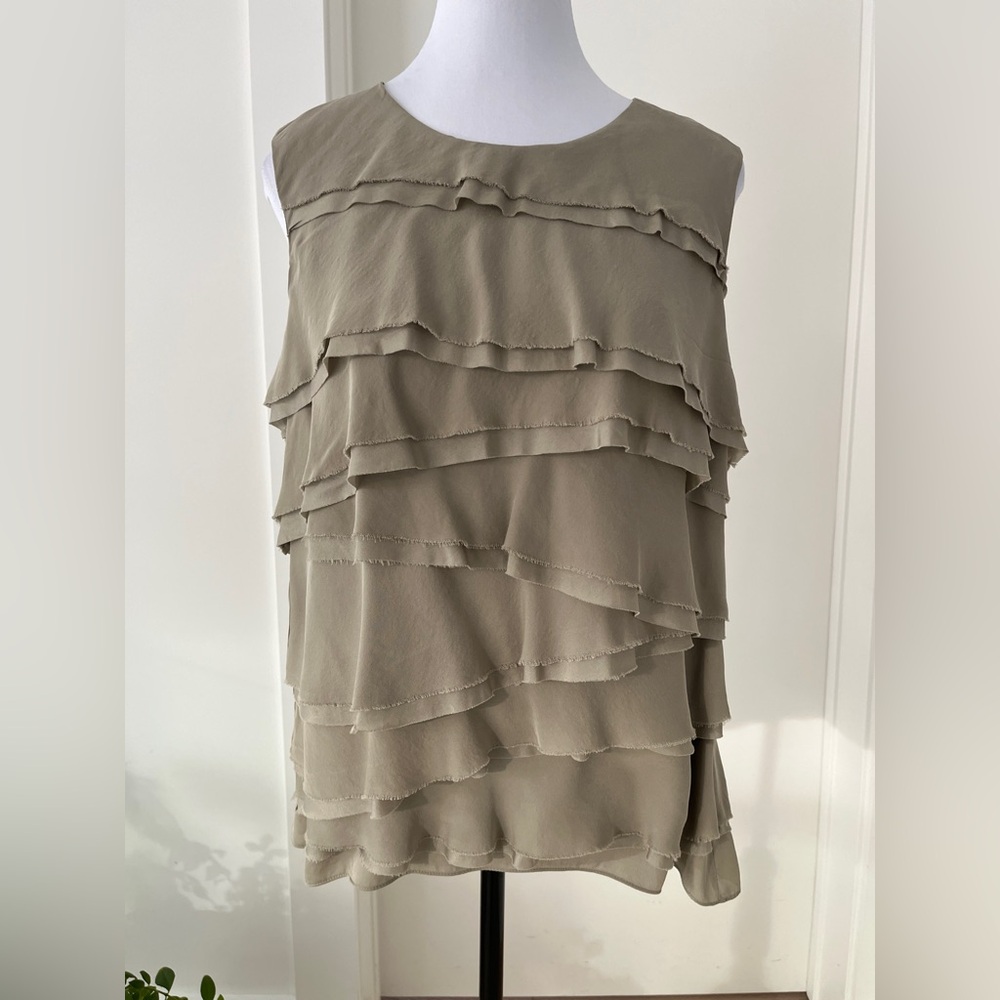 MICHAEL KORS 100% Silk Layers Ruffles Sleeveless Blouse Keyhole Back Raw Hem